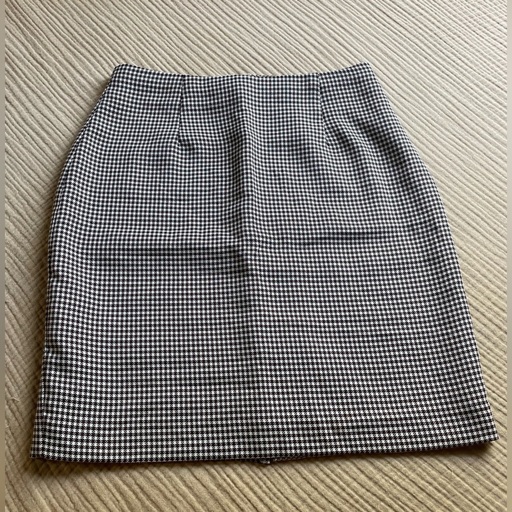 Moda International Houndstooth Mini Skirt 👡👡👡